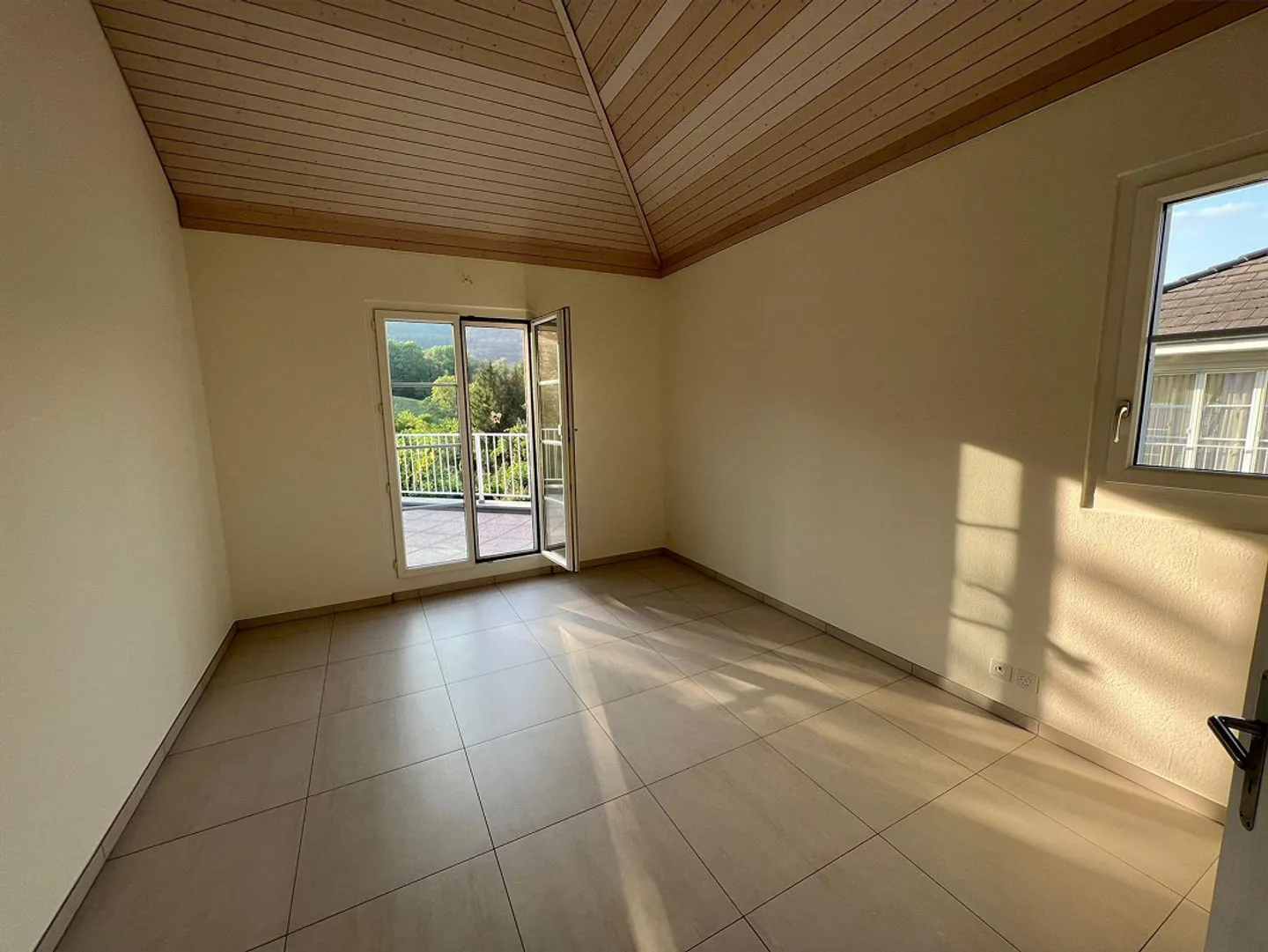 Freistehendes 5 1/2 Zimmer Einfamilienhaus - Foto 6 von 13