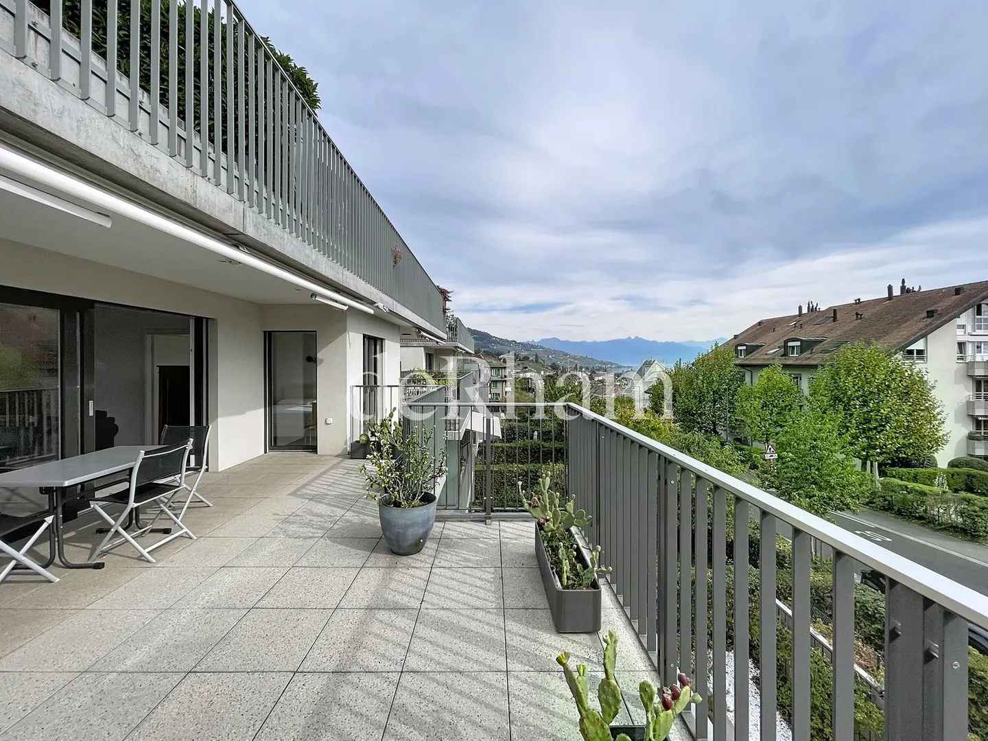 Appartement Contemporain avec Vue sur le Lac - Photo 1 sur 10