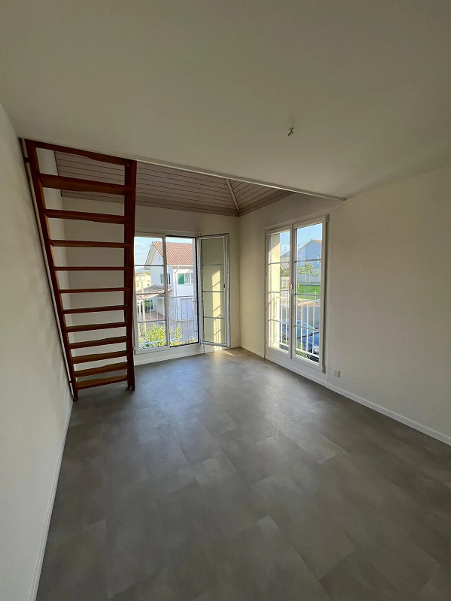 Freistehendes 5 1/2 Zimmer Einfamilienhaus - Foto 7 von 13