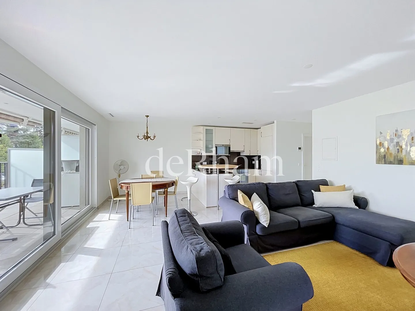 Appartement Contemporain avec Vue sur le Lac - Photo 2 sur 10