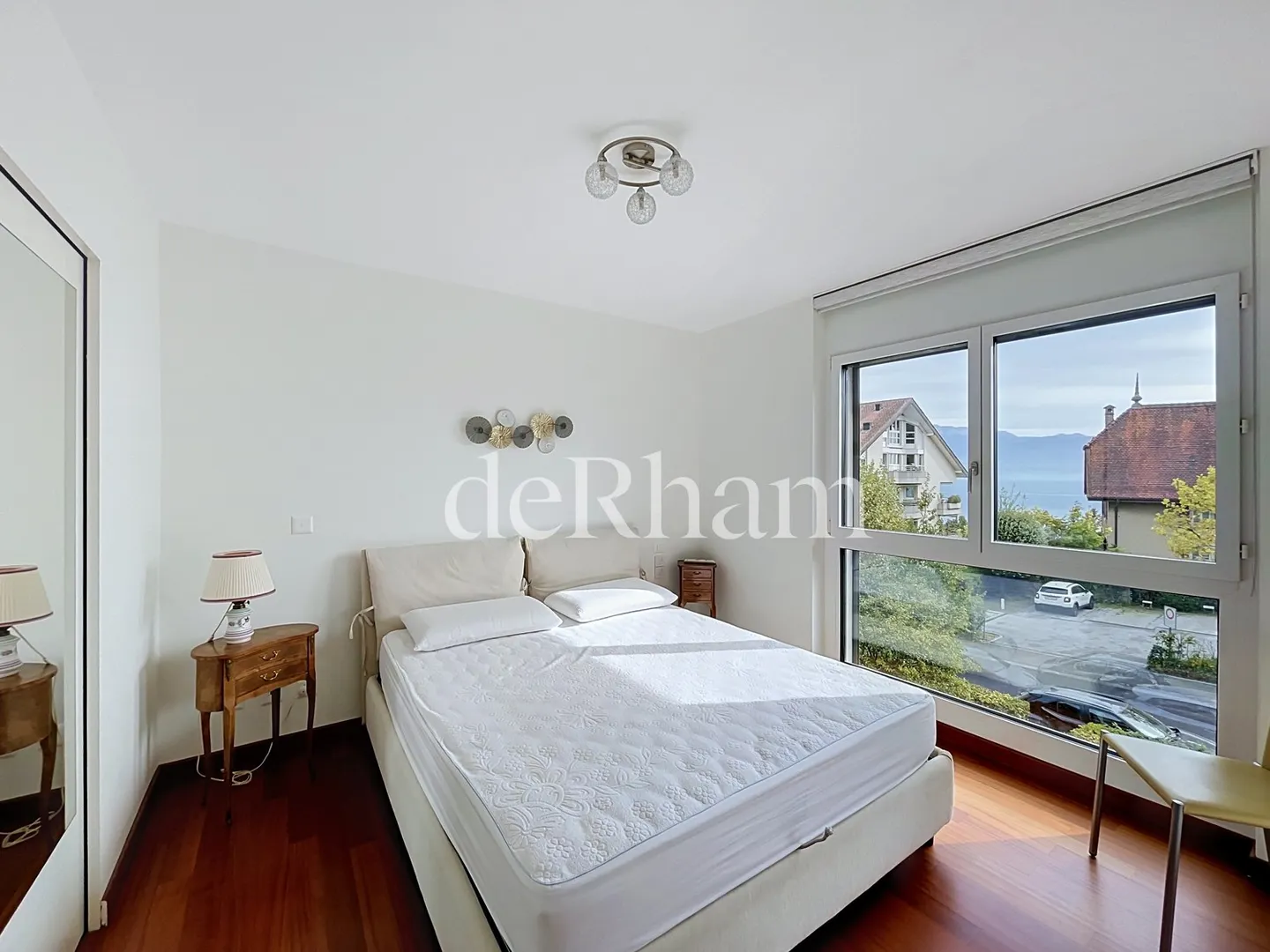 Appartement Contemporain avec Vue sur le Lac - Photo 5 sur 10