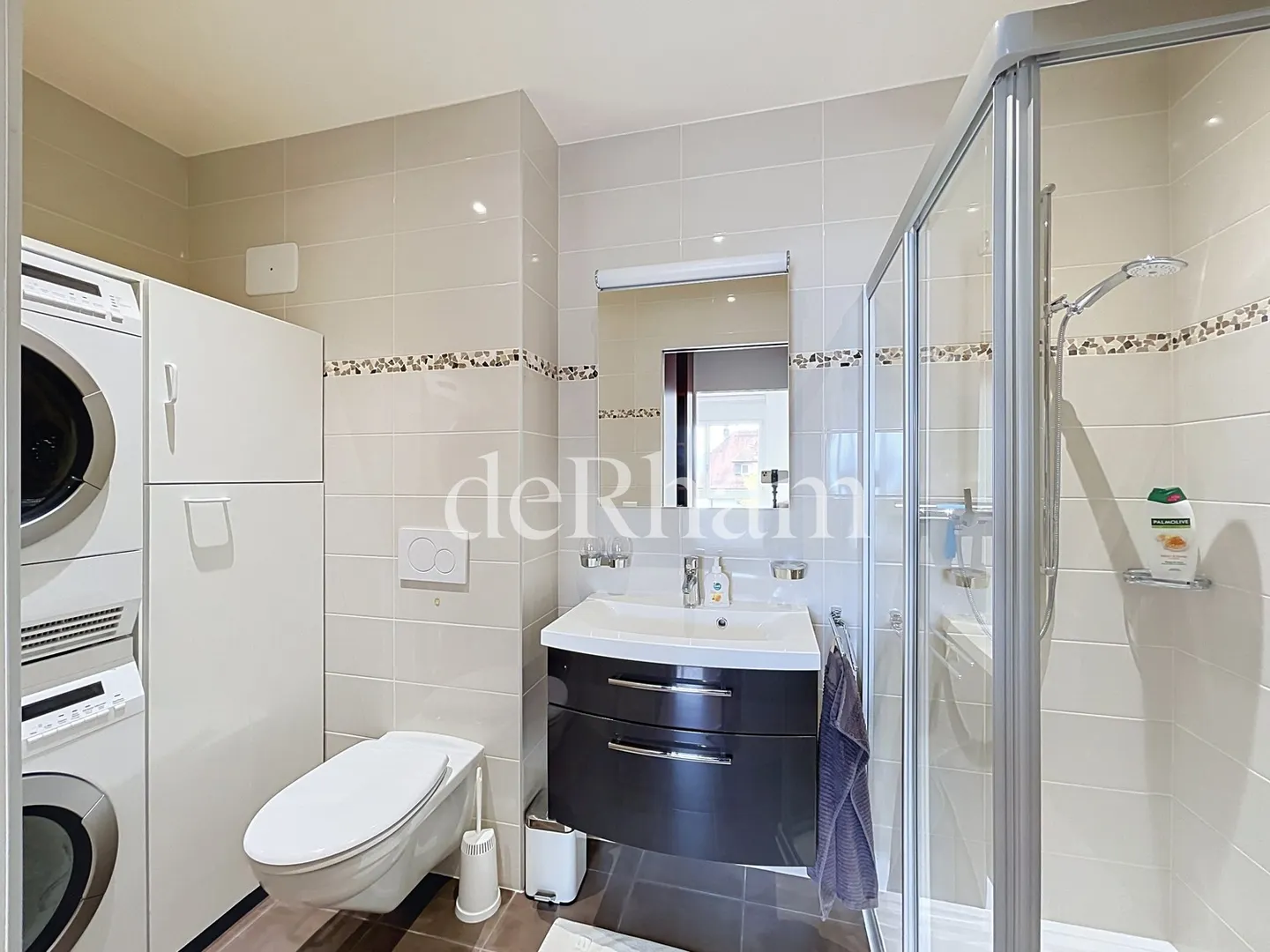 Appartement Contemporain avec Vue sur le Lac - Photo 6 sur 10