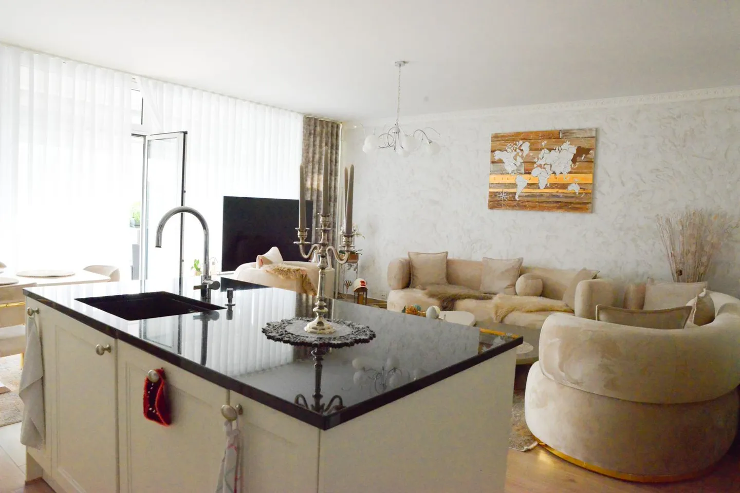 Appartement de 4 pièces entièrement rénové - Photo 1 sur 6