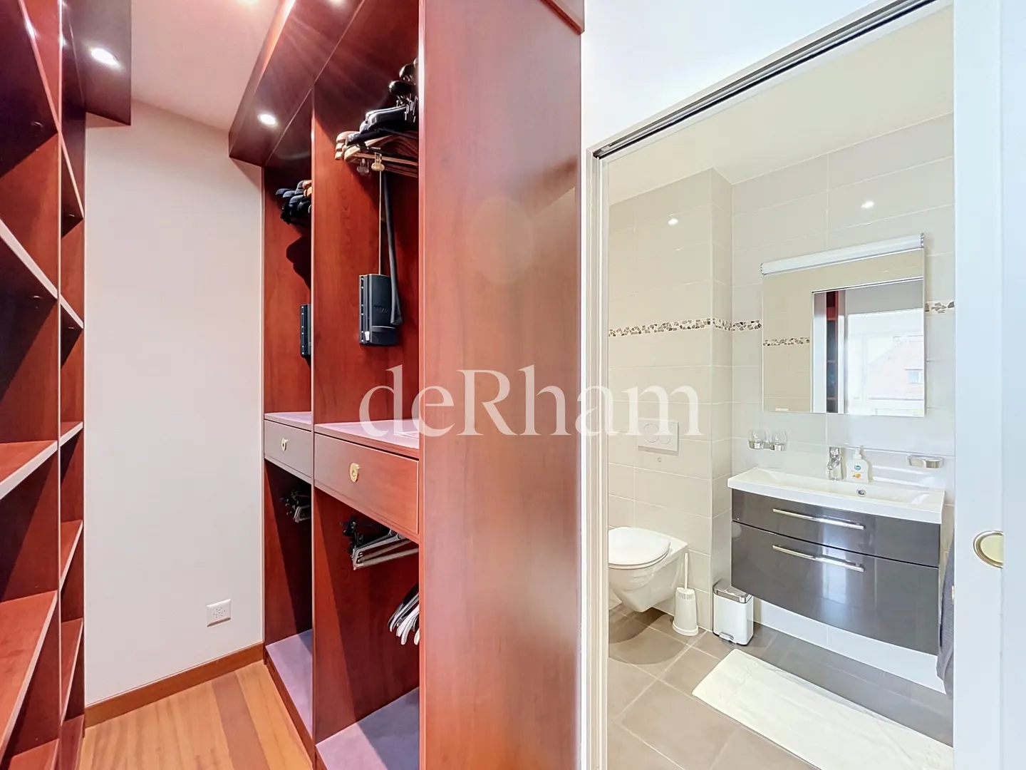 Appartement Contemporain avec Vue sur le Lac - Photo 7 sur 10