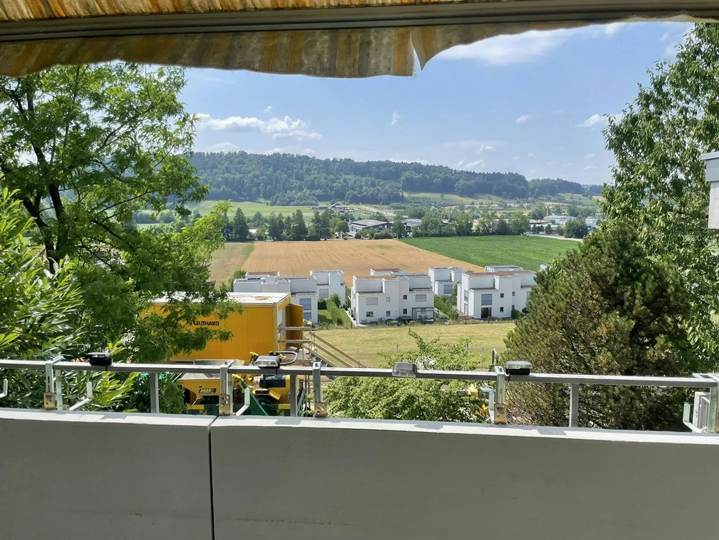 4-room apartment on the 1st floor - Photo 1 of 13