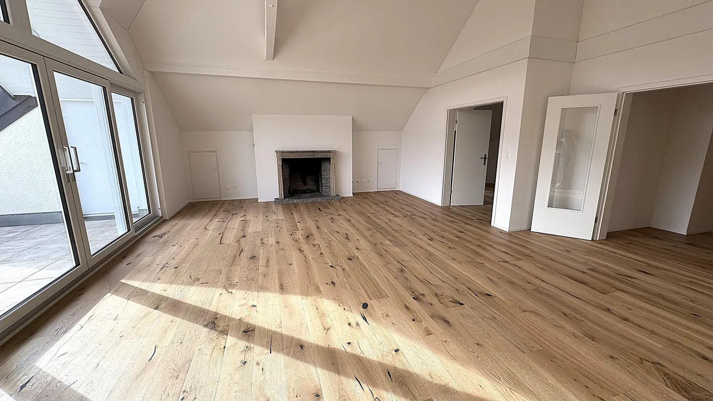 Appartamento attico esclusivo, recentemente ristrutturato di 6,5 stanze a Bottighofen ... - Foto 2 di 13