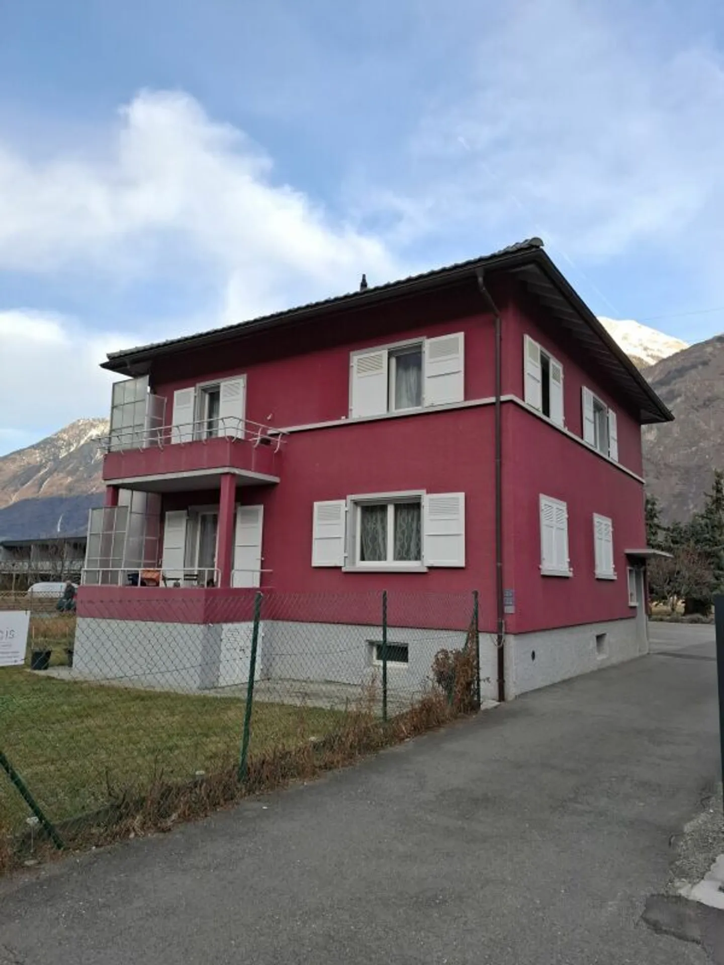 Spazioso appartamento 3.5 al 1° piano con posto auto e garage - Foto 1 di 9