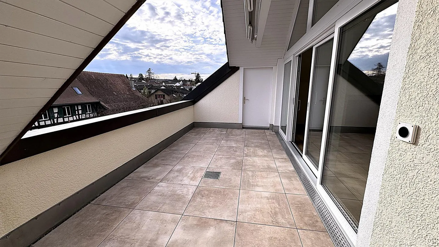 Appartamento attico esclusivo, recentemente ristrutturato di 6,5 stanze a Bottighofen ... - Foto 12 di 13