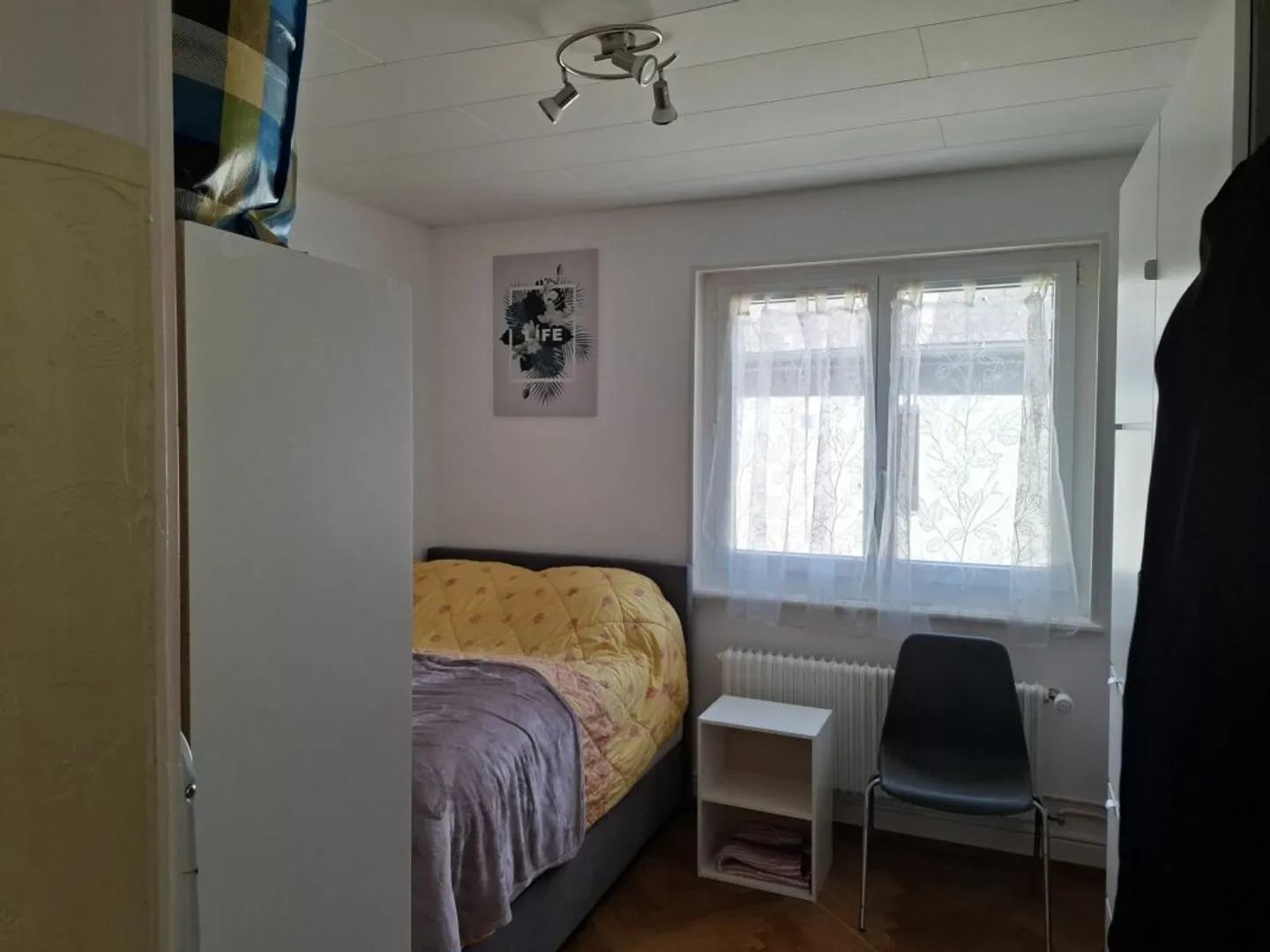 Spazioso appartamento 3.5 al 1° piano con posto auto e garage - Foto 5 di 9