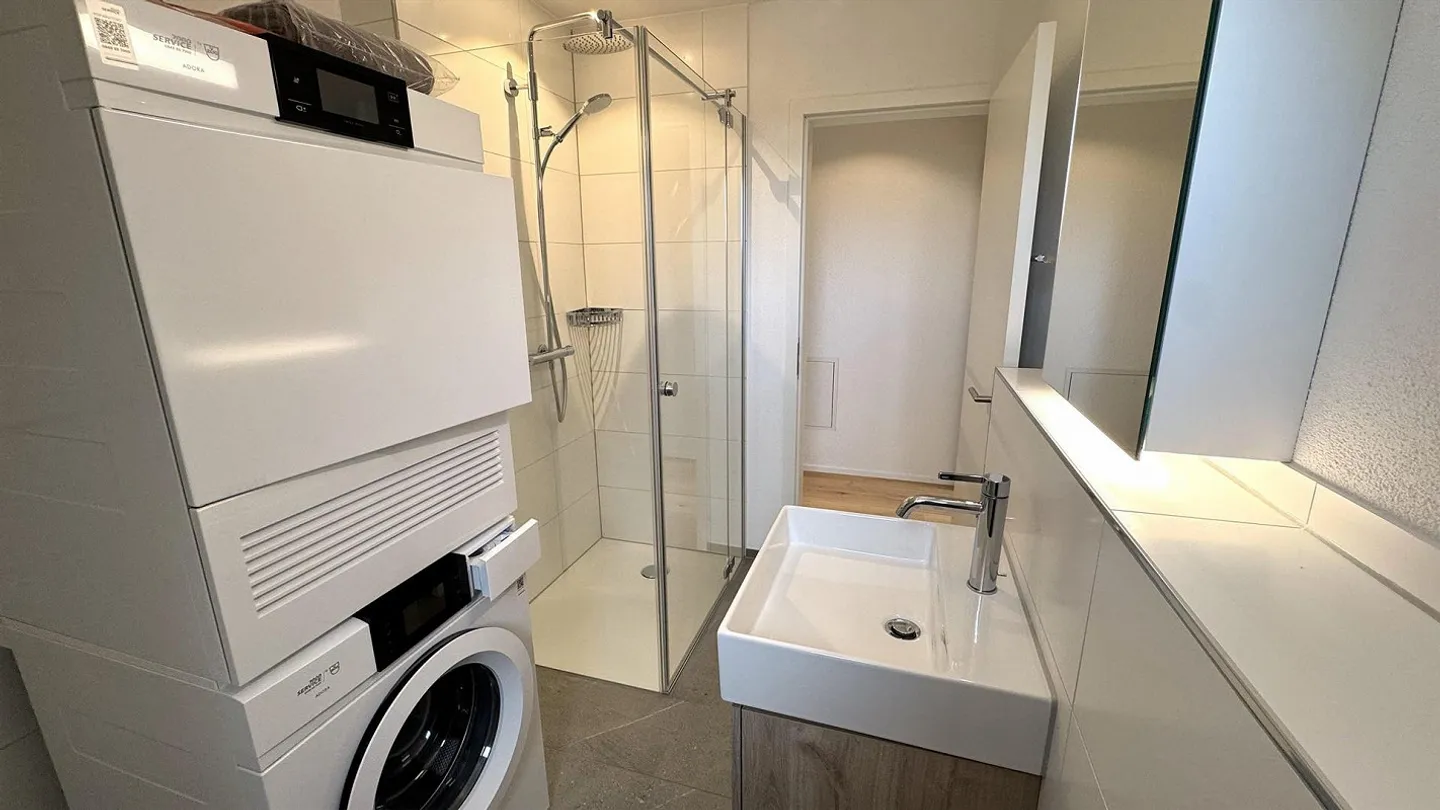 Appartamento attico esclusivo, recentemente ristrutturato di 6,5 stanze a Bottighofen ... - Foto 8 di 13