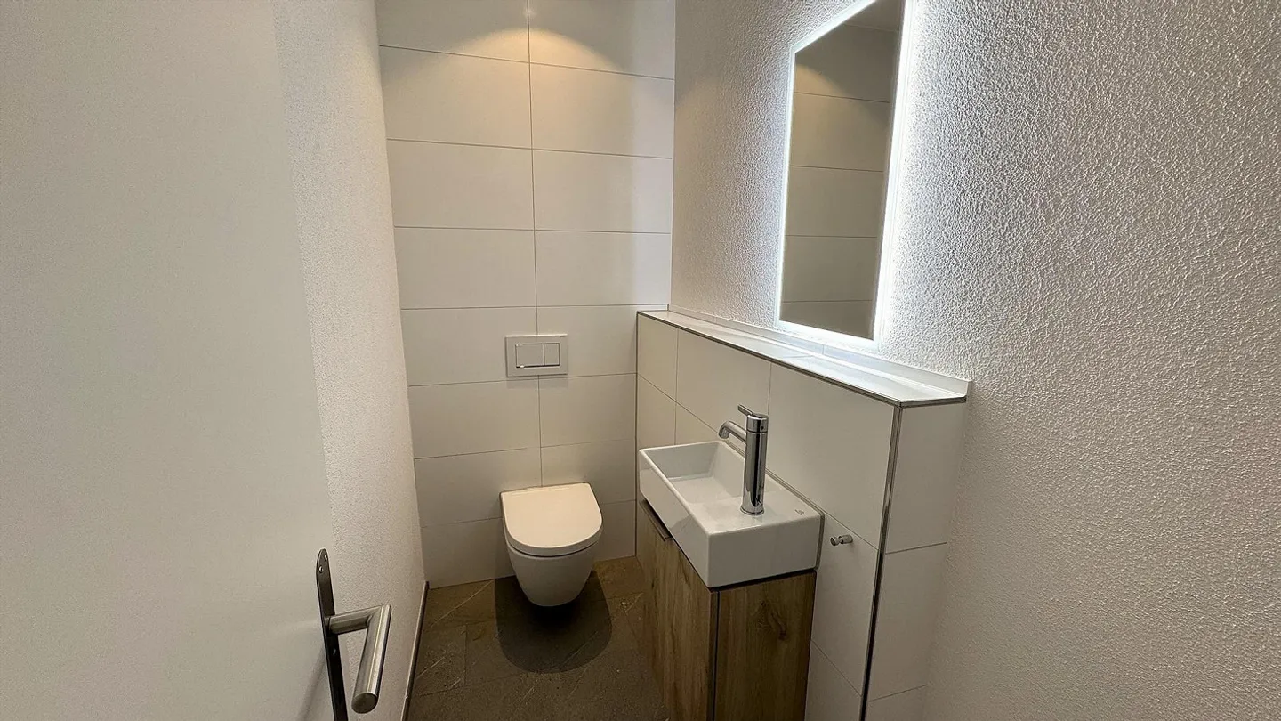 Appartamento attico esclusivo, recentemente ristrutturato di 6,5 stanze a Bottighofen ... - Foto 9 di 13