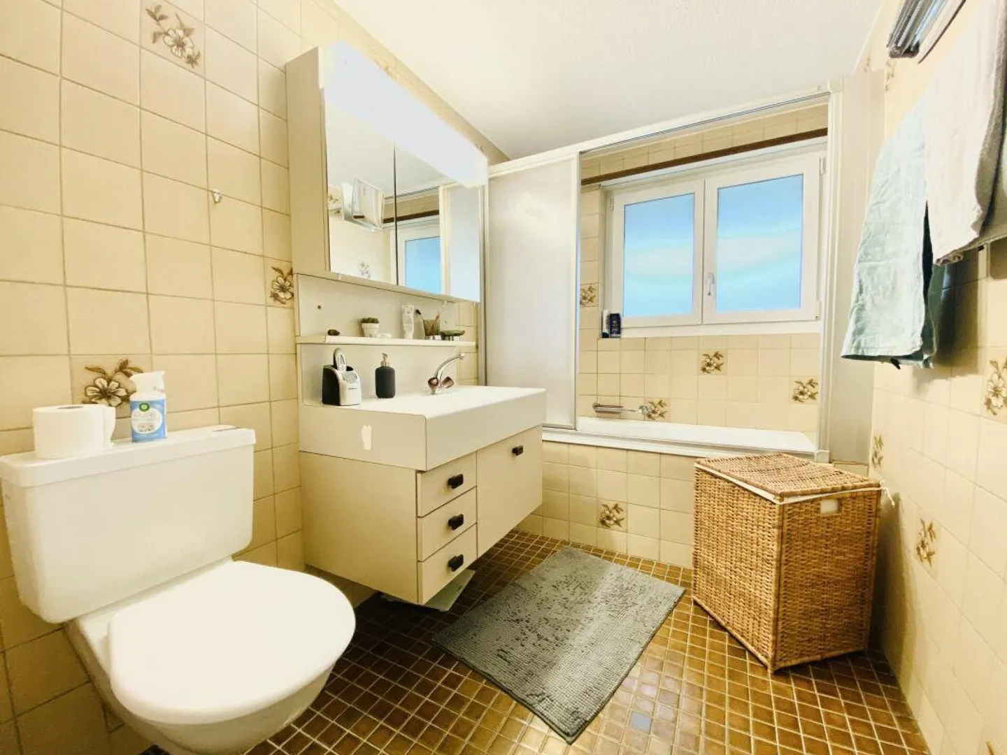 Geräumige Wohnung mit Bergsicht - Foto 6 von 7