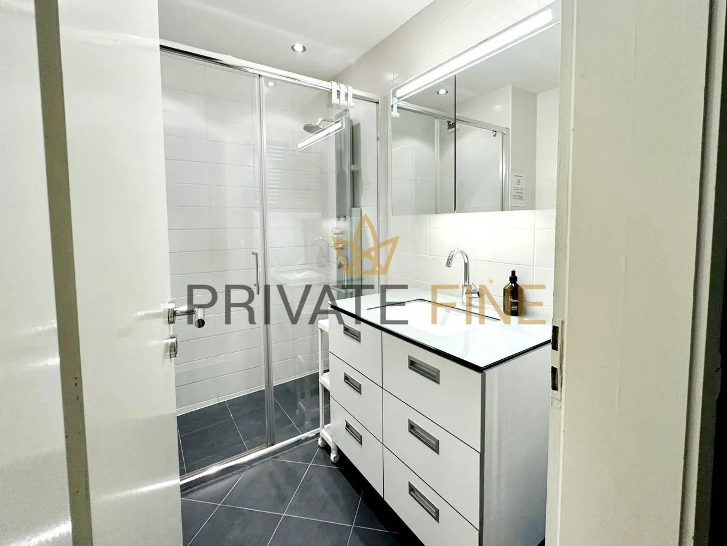 Appartement de 2.5 pièces avec jardin dans un quartier résidentiel calme (51) - Photo 6 sur 8