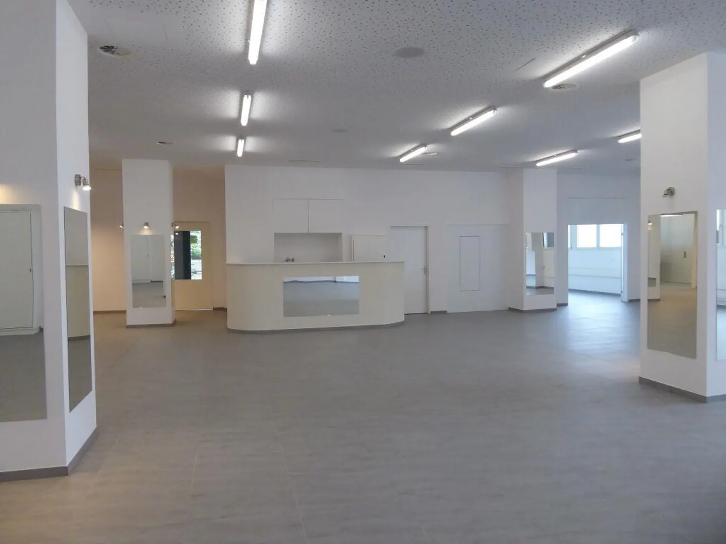 bright commercial space - Photo 2 of 6