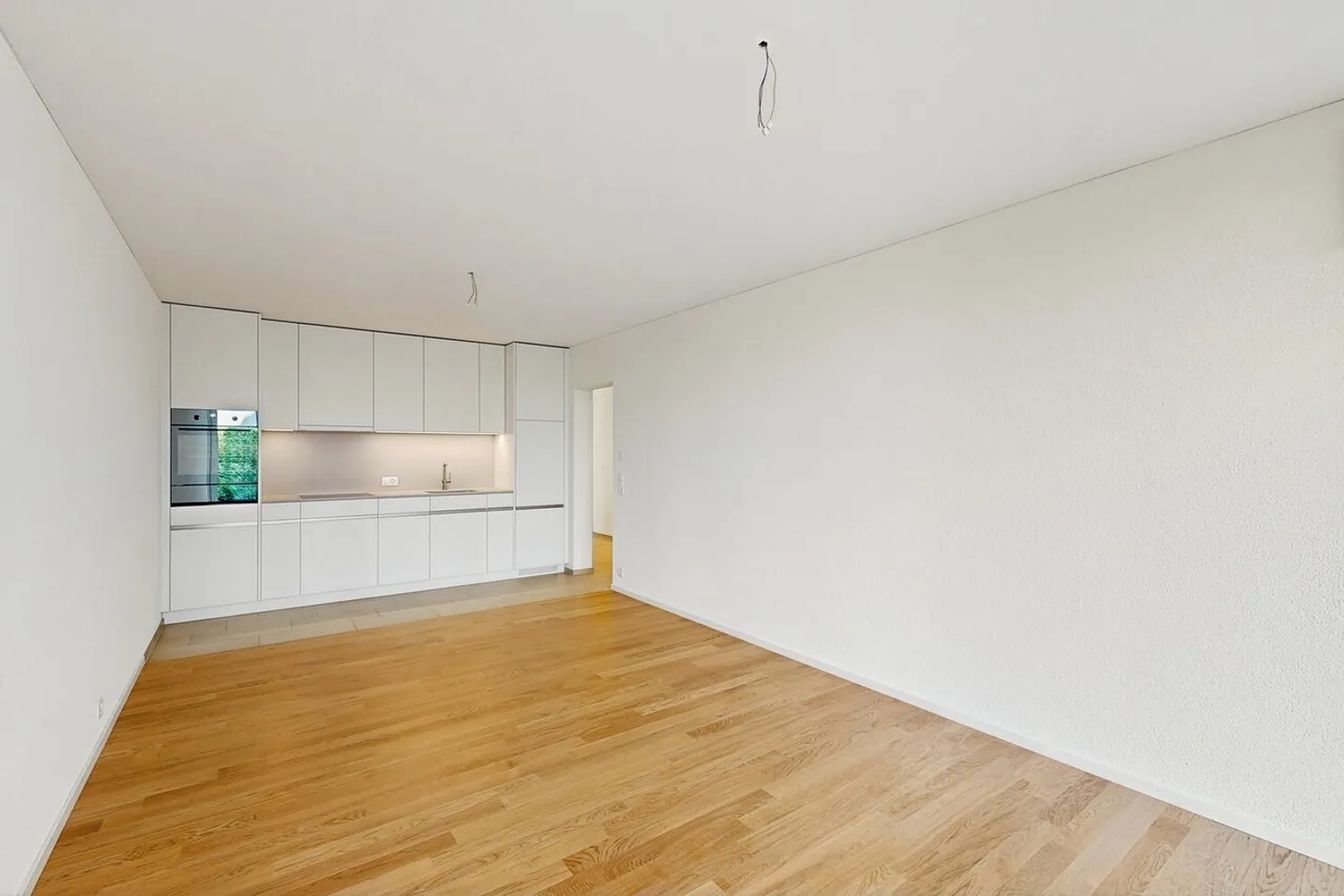 Modern 2.5-room apartment with rental garden and wooden terrace in Zurich-Schwamen - Photo 4 of 13