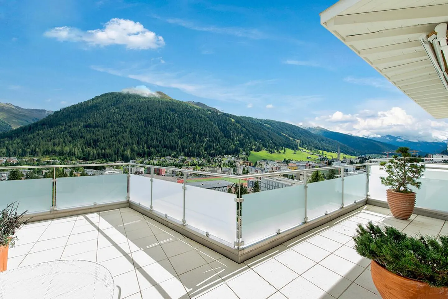 Davos : appartement de vacances spacieux avec vue panoramique dégagée - Photo 1 sur 6