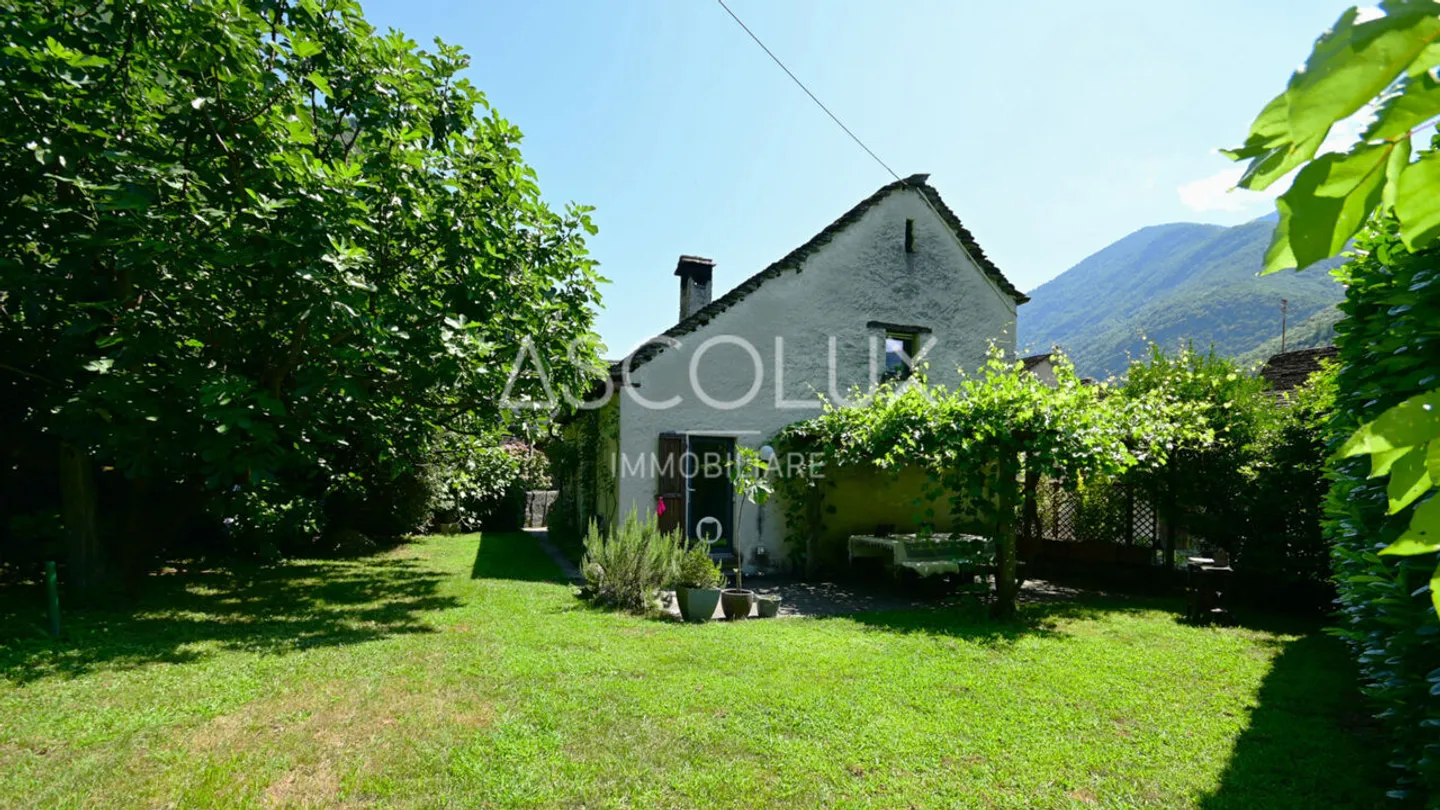 Single house for sale - Photo 1 of 13