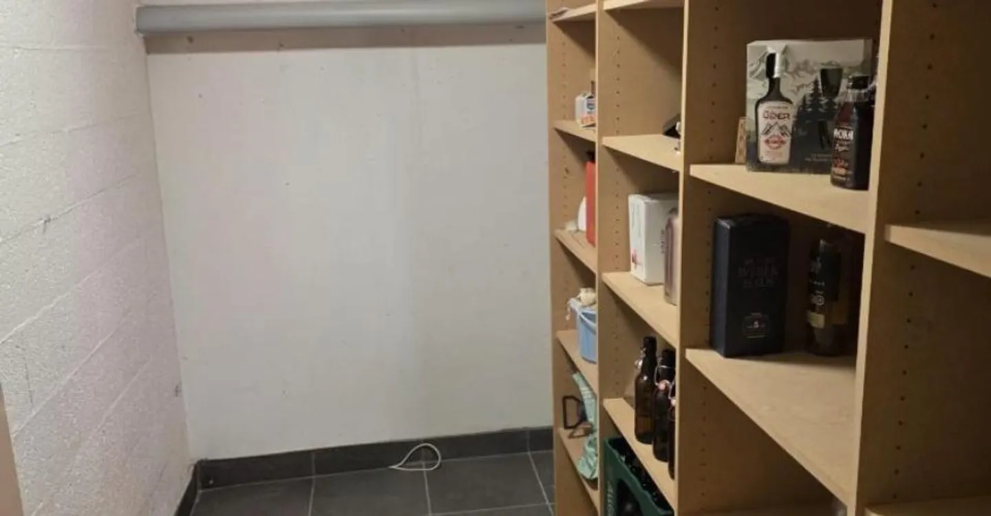 LUTRY - SCHÖNE 4.5-ZIMMER-WOHNUNG MIT SEEBLICK - Foto 7 von 10
