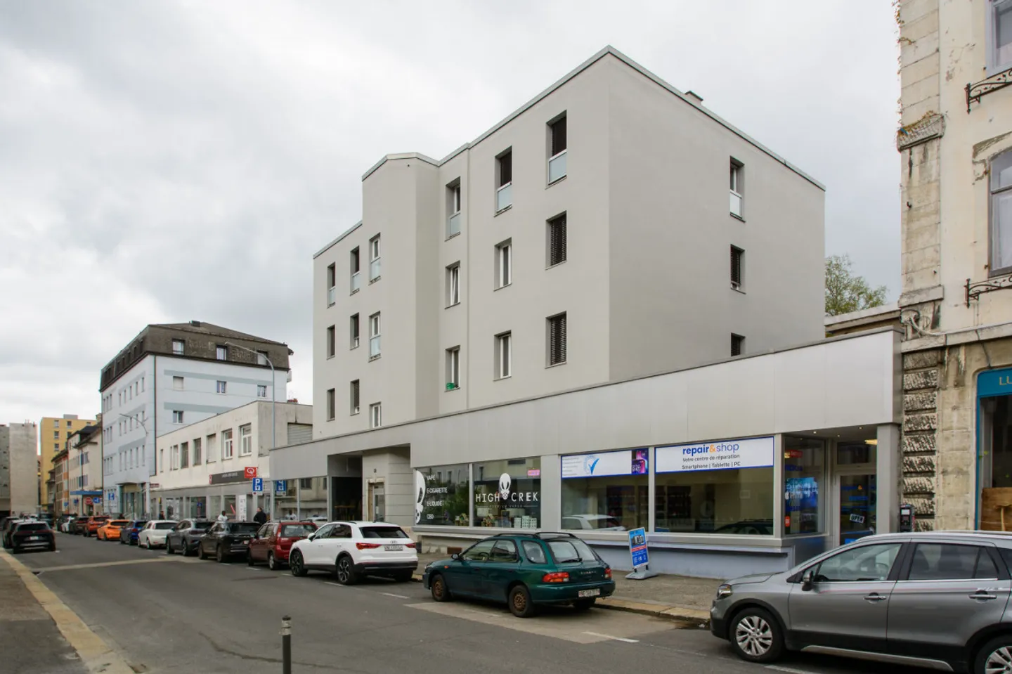 Mischgebäude in La Chaux-de-Fonds - Foto 2 von 4