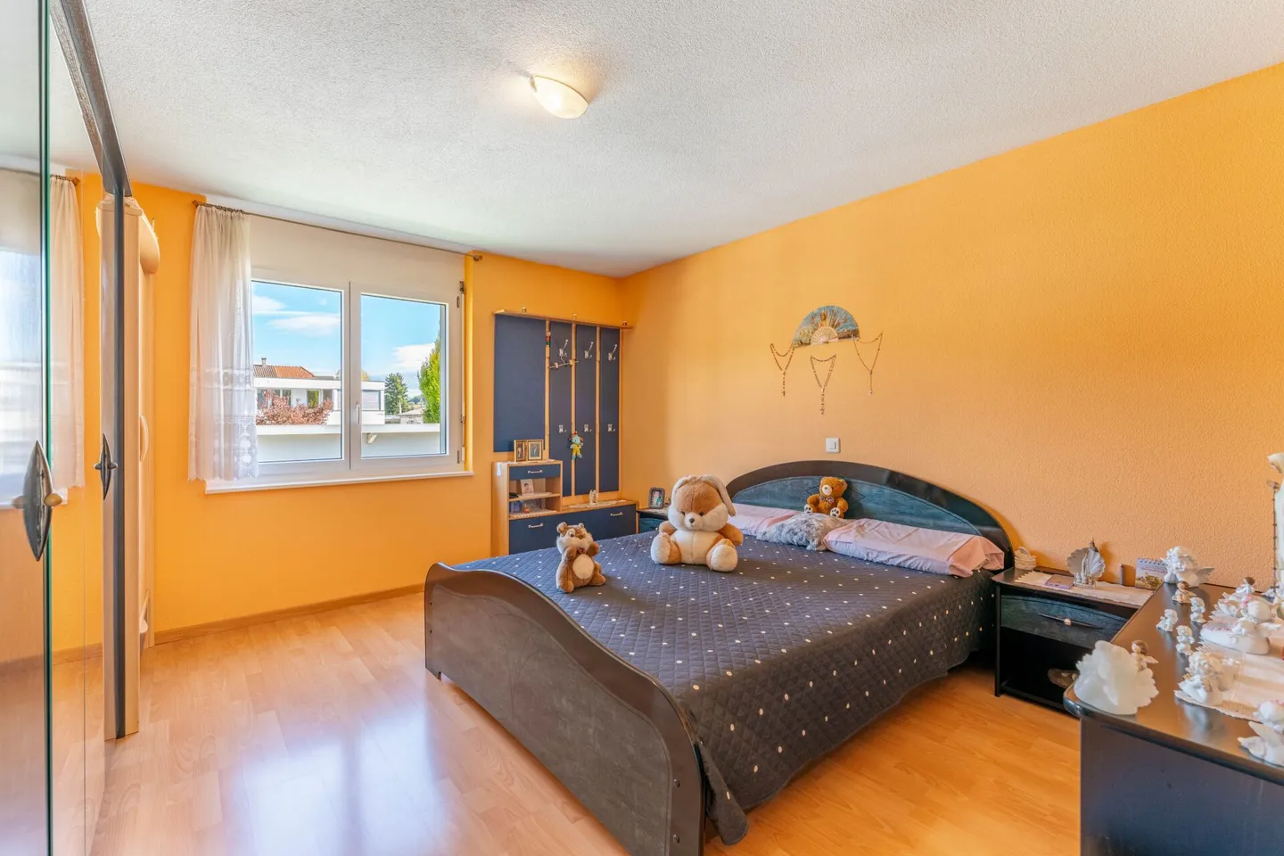 Condominio ben tenuto di 5,5 stanze con balcone vetrato - Foto 6 di 16
