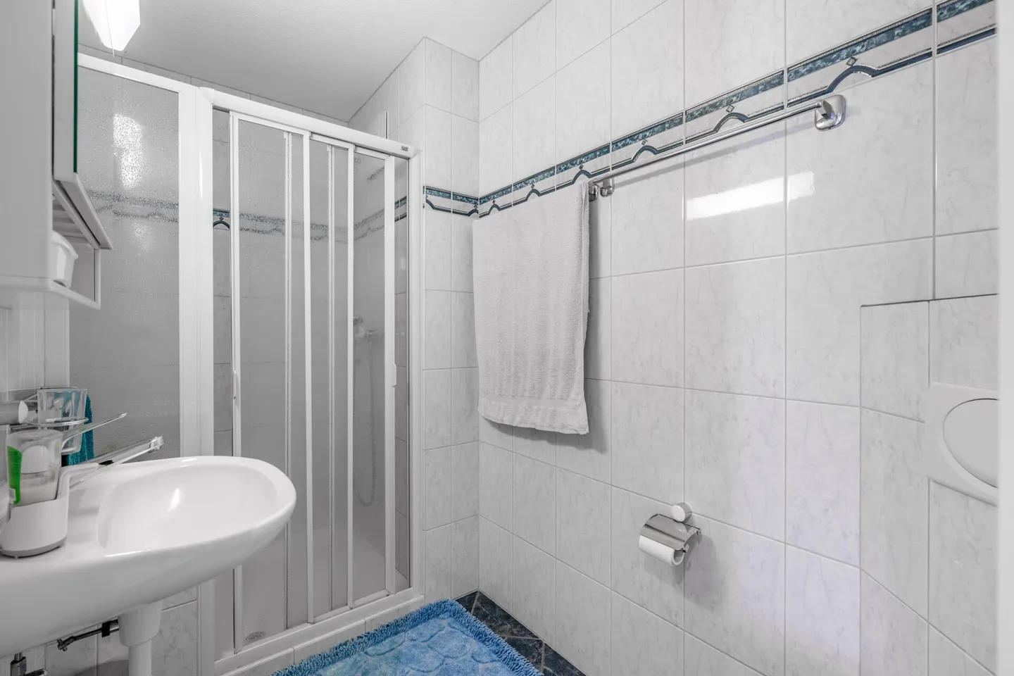 Condominio ben tenuto di 5,5 stanze con balcone vetrato - Foto 8 di 16