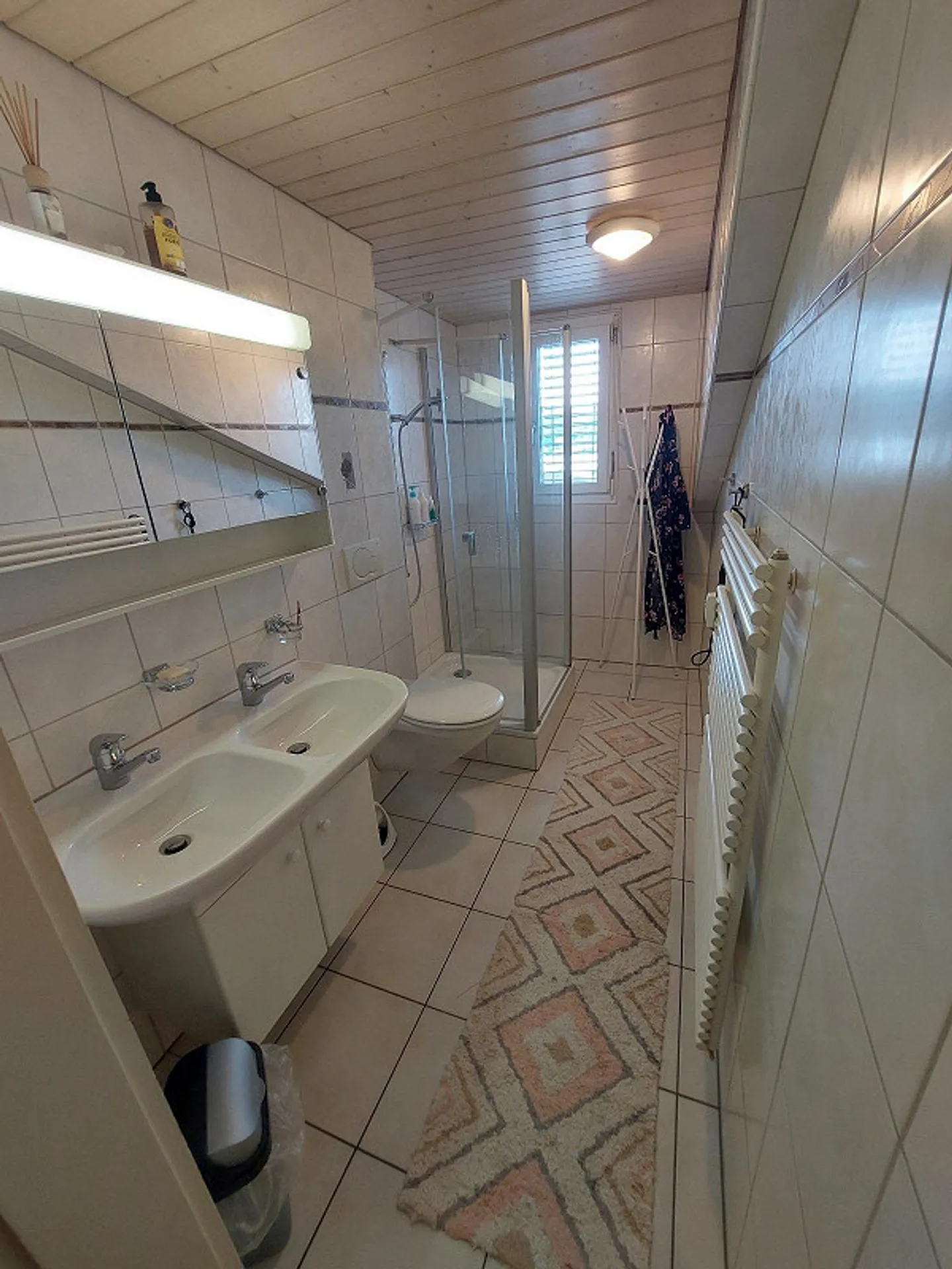 Charmante Wohnung mit Seesicht - Foto 2 von 8