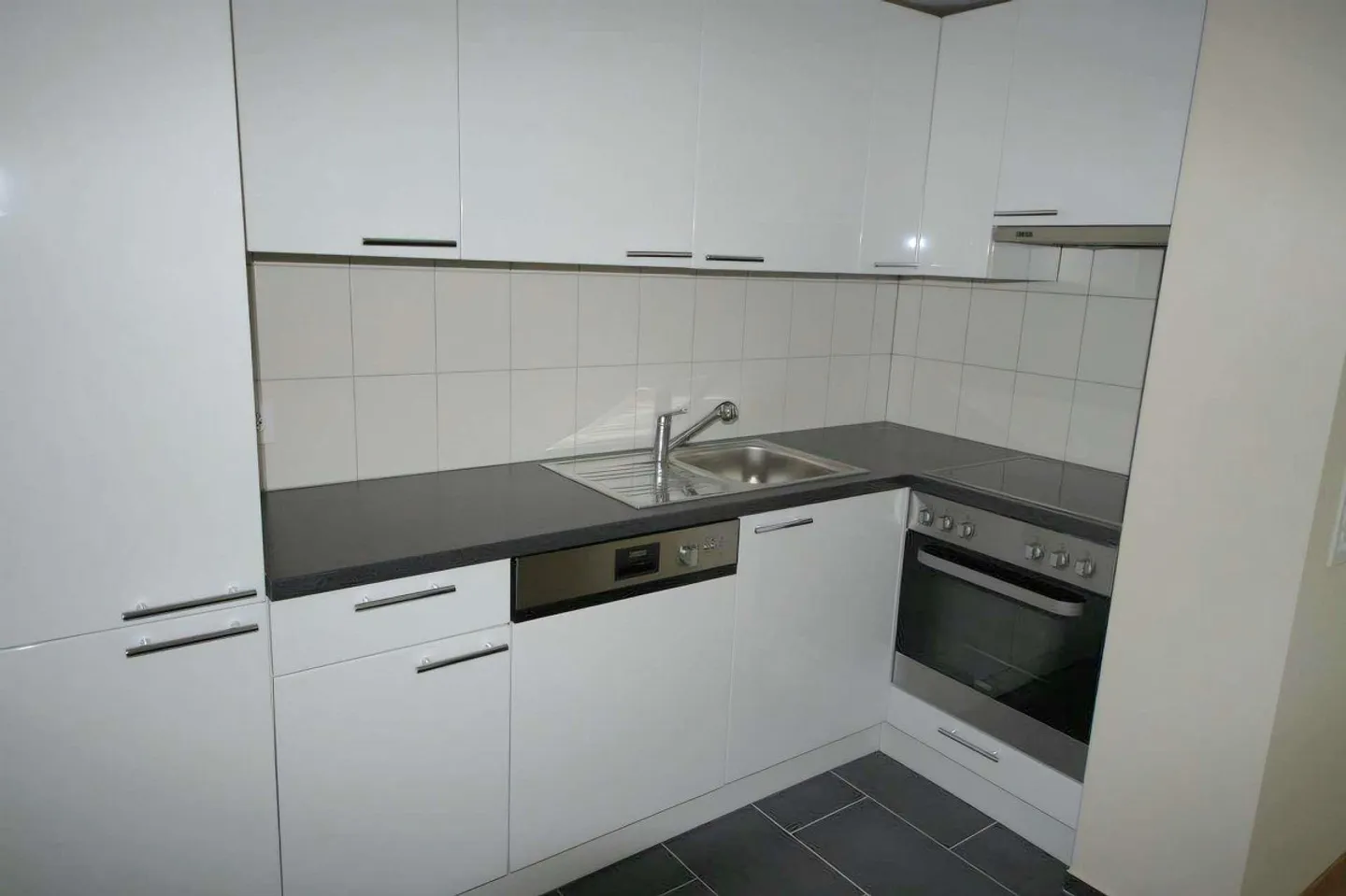 Residential and commercial building with development potential in a central location - Photo 4 of 6
