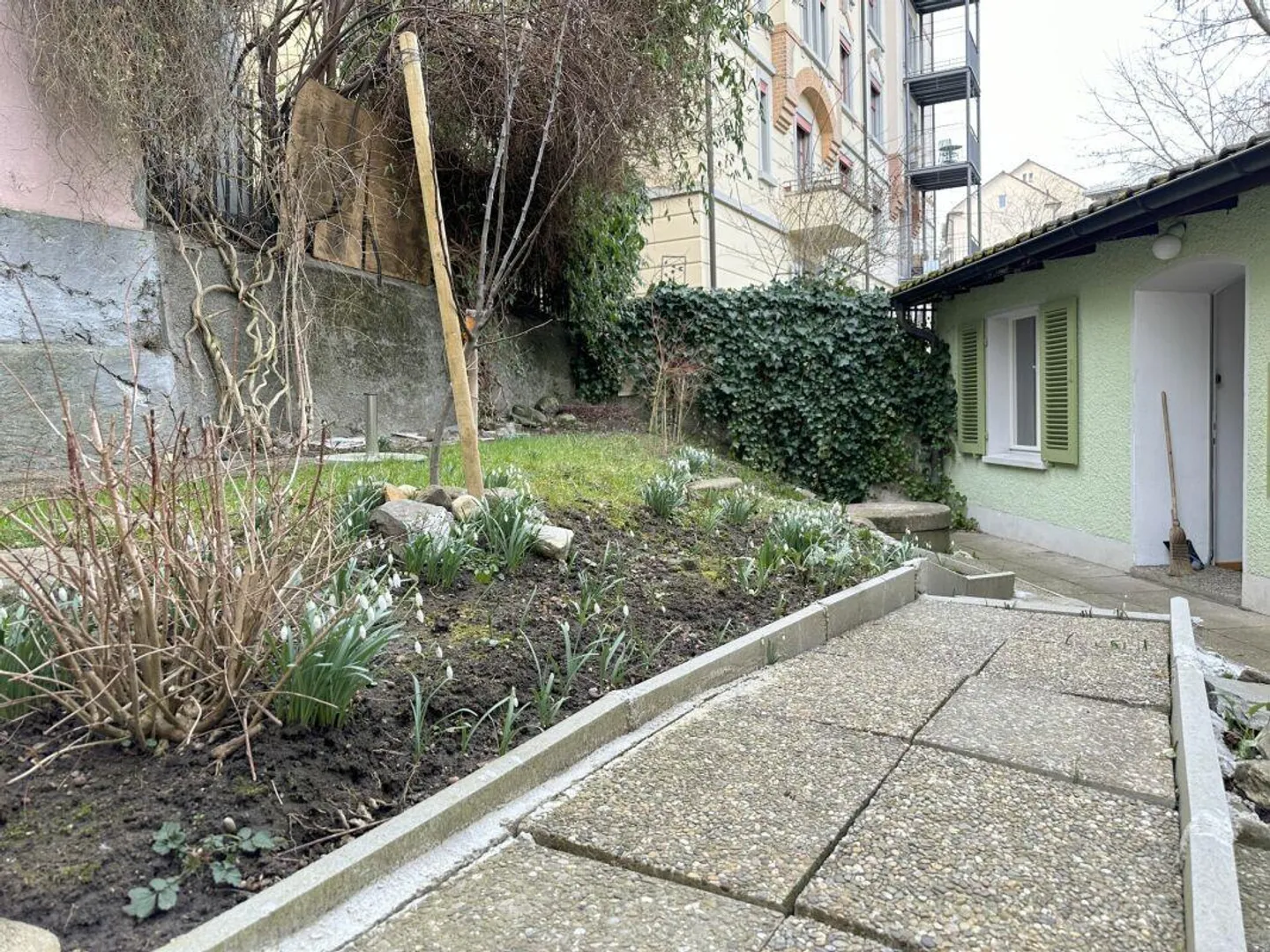 Casa unifamiliare di 4,5 stanze situata in posizione centrale - Foto 2 di 8