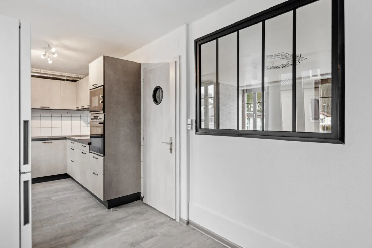 AUSGEZEICHNETE ERTRAGSGEBÄUDE FLEURIER ZENTRUM - Foto 4 von 13