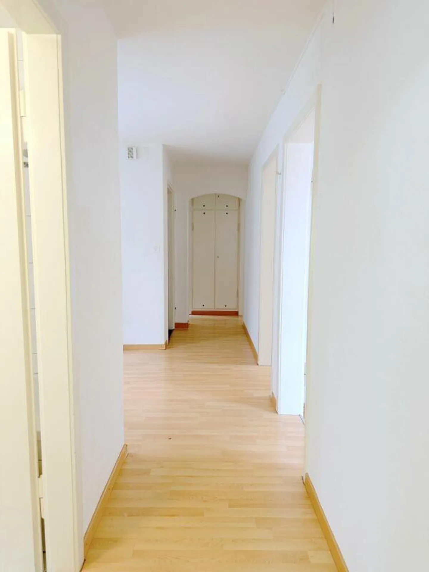 Casa unifamiliare di 4,5 stanze situata in posizione centrale - Foto 5 di 8