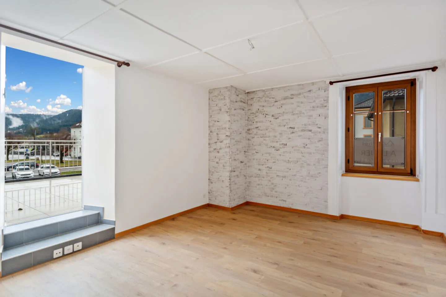 AUSGEZEICHNETE ERTRAGSGEBÄUDE FLEURIER ZENTRUM - Foto 9 von 13