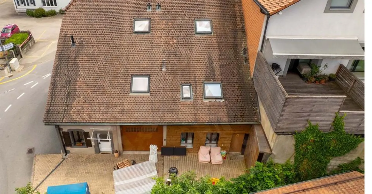 Village house with 2 apartments in Pailly, an ideal investment! - Photo 1 of 13
