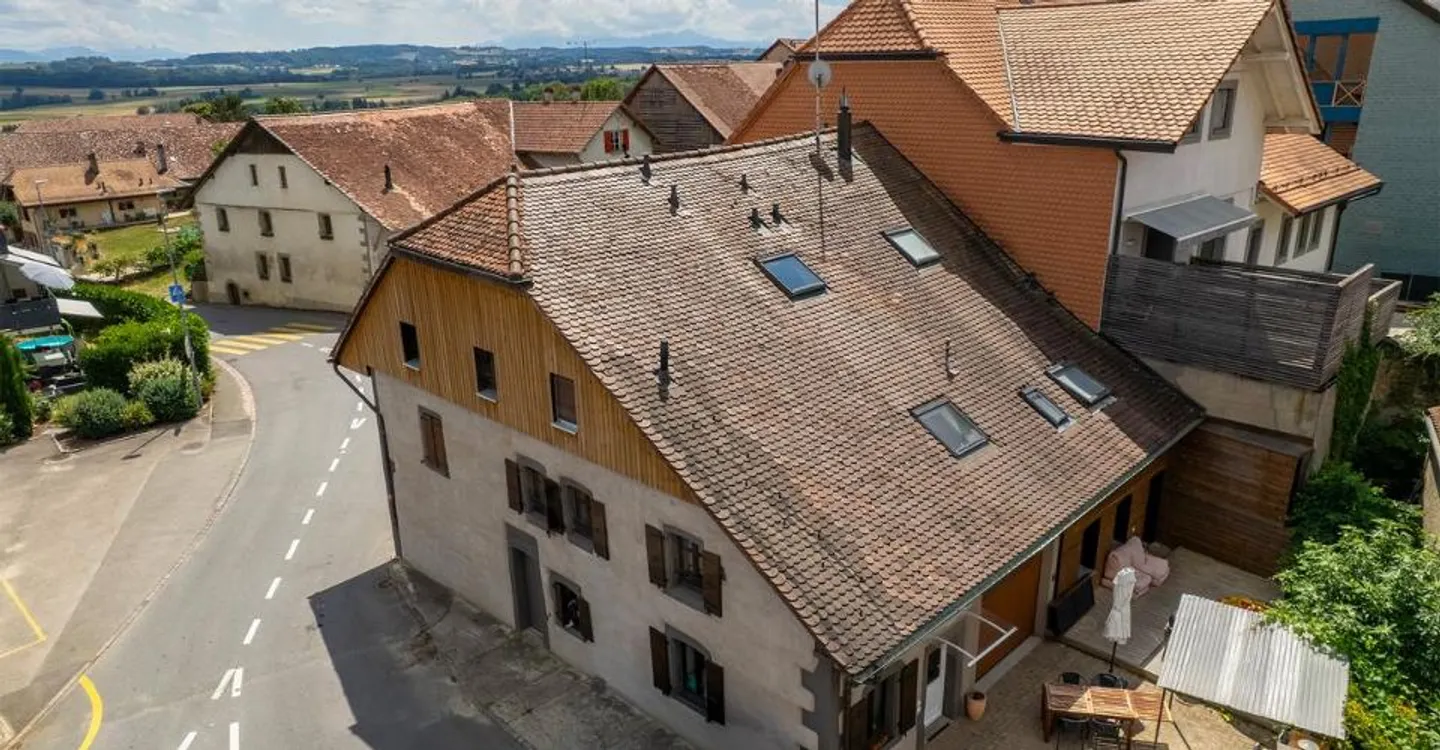 Village house with 2 apartments in Pailly, an ideal investment! - Photo 2 of 13