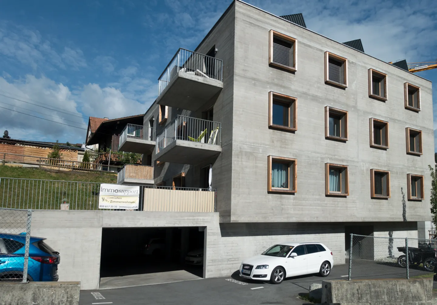 Exclusive Living Near the Center - Photo 4 of 9