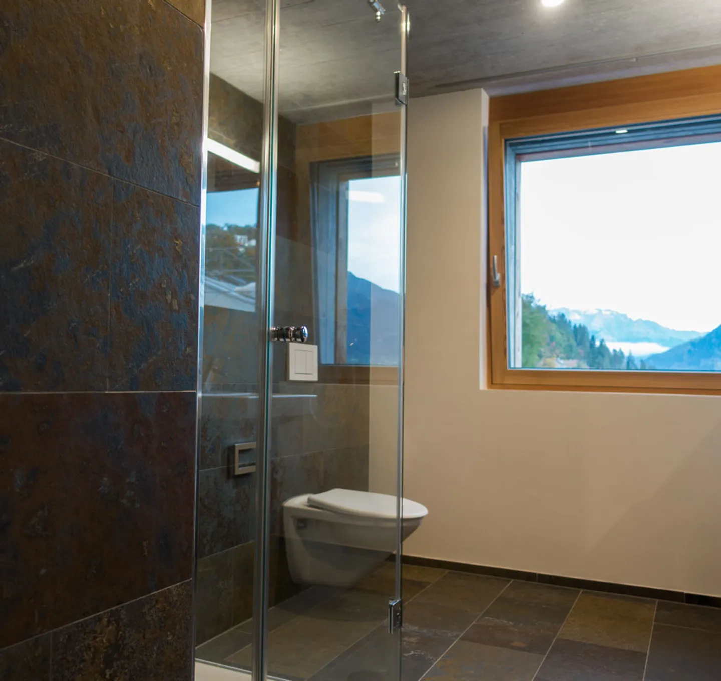 Exclusive Living Near the Center - Photo 8 of 9