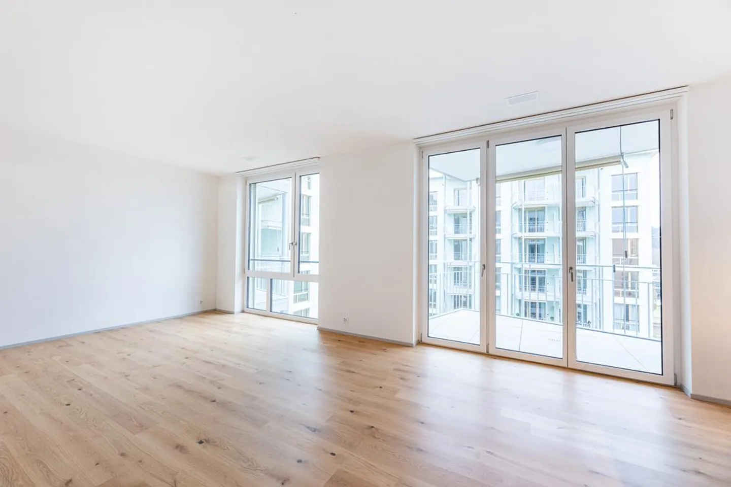 Modern Apartment at Winterthur Hegi Station - Photo 5 of 6