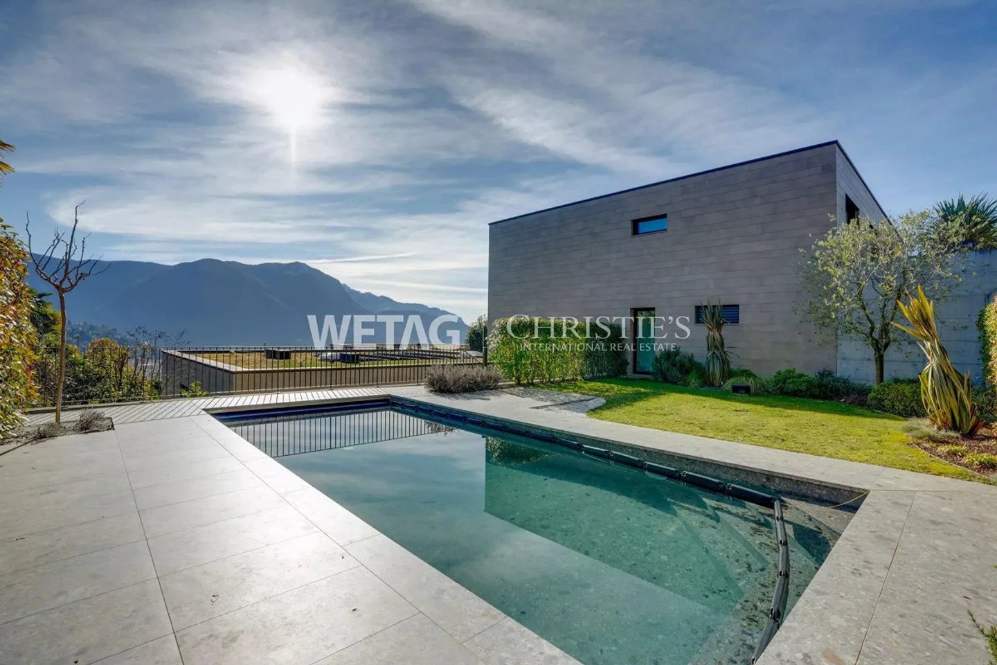 Modern duplex apartment of recent construction with large private garden to... - Photo 6 of 13
