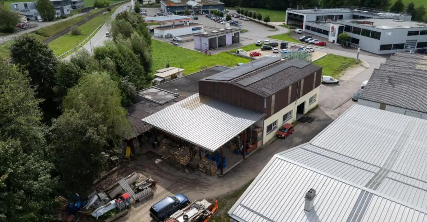 Industrial Building-Depot - Photo 4 of 13