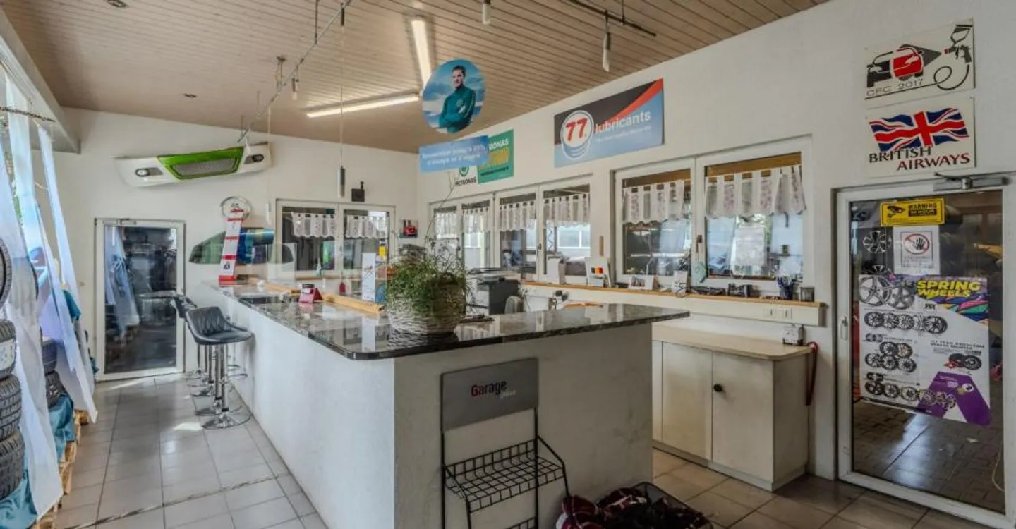 Industrial Building-Depot - Photo 7 of 13
