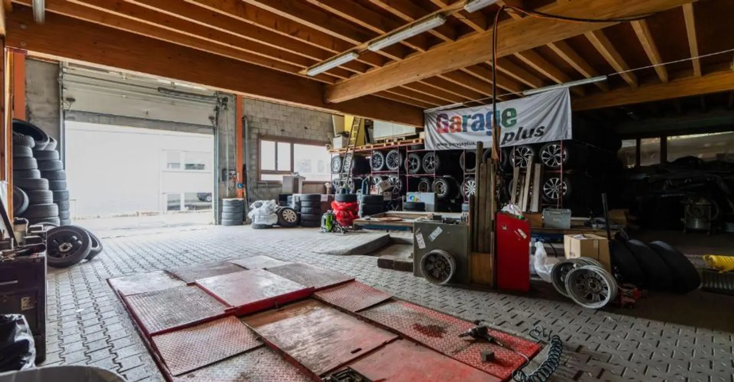 Industrial Building-Depot - Photo 9 of 13