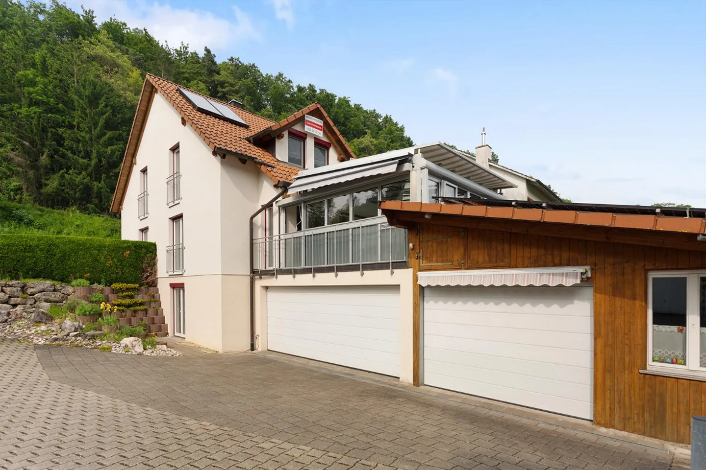 Stylish Living in Bargen: Single-Family House with Motorhome Garage - Photo 3 of 10