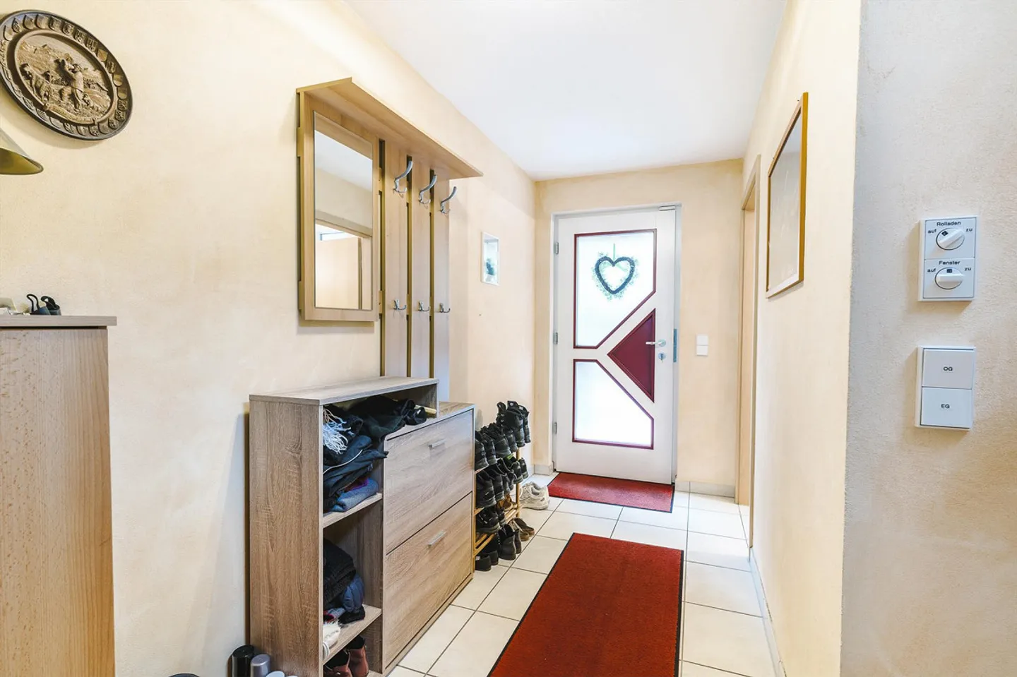 Stylish Living in Bargen: Single-Family House with Motorhome Garage - Photo 6 of 10