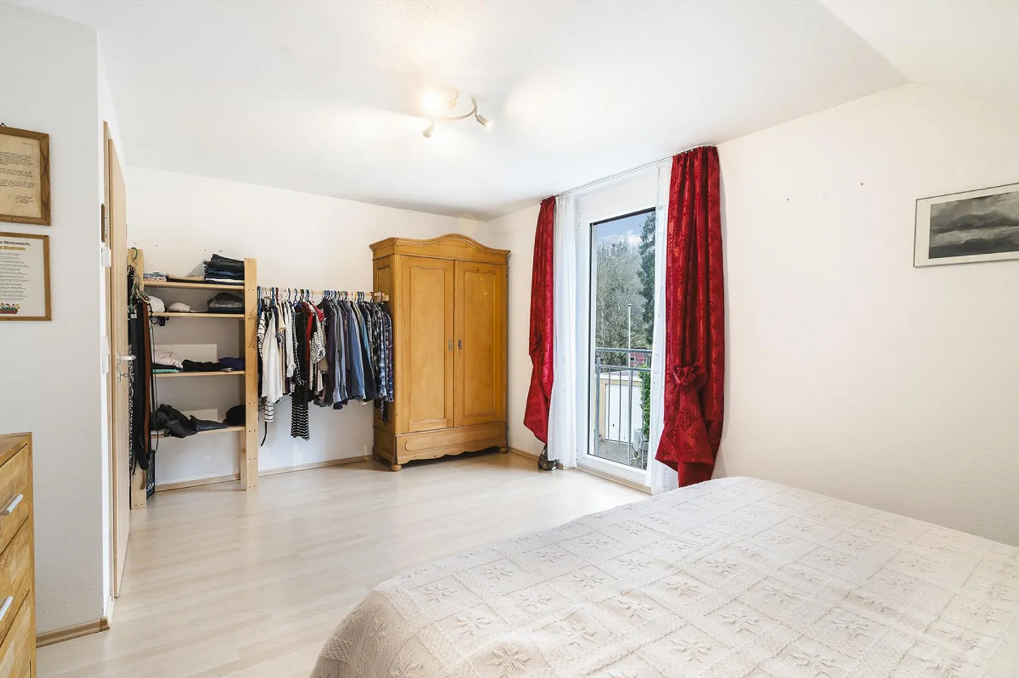 Stylish Living in Bargen: Single-Family House with Motorhome Garage - Photo 9 of 10