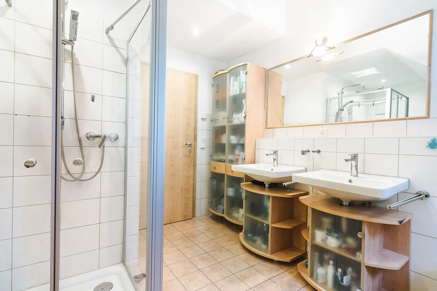 Stylish Living in Bargen: Single-Family House with Motorhome Garage - Photo 10 of 10