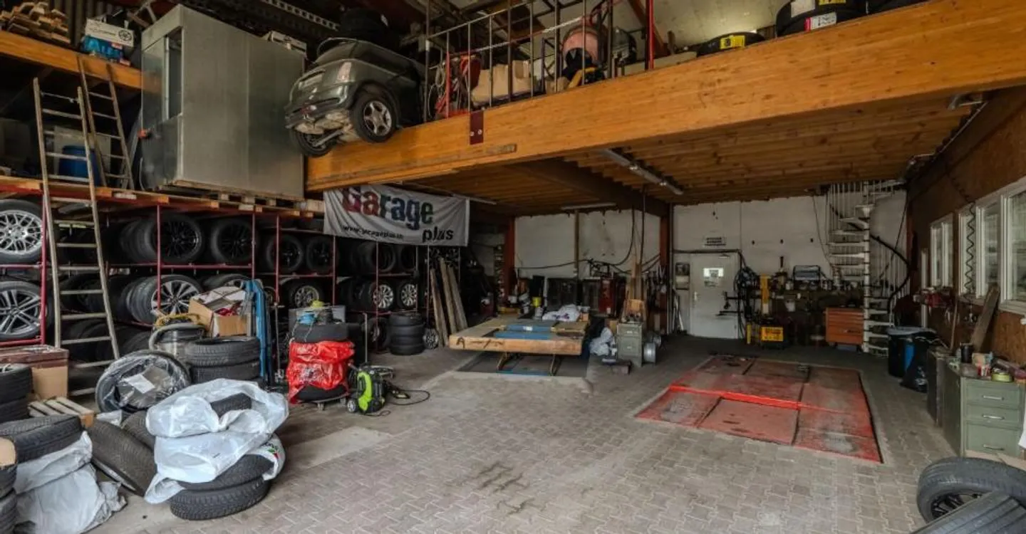 Industrial Building-Depot - Photo 11 of 13