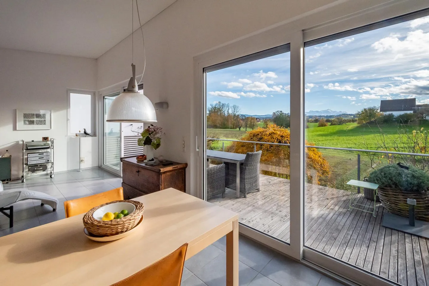 Stilvolles Einfamilienhaus mit wunderbarer Weitsicht - Foto 12 von 18