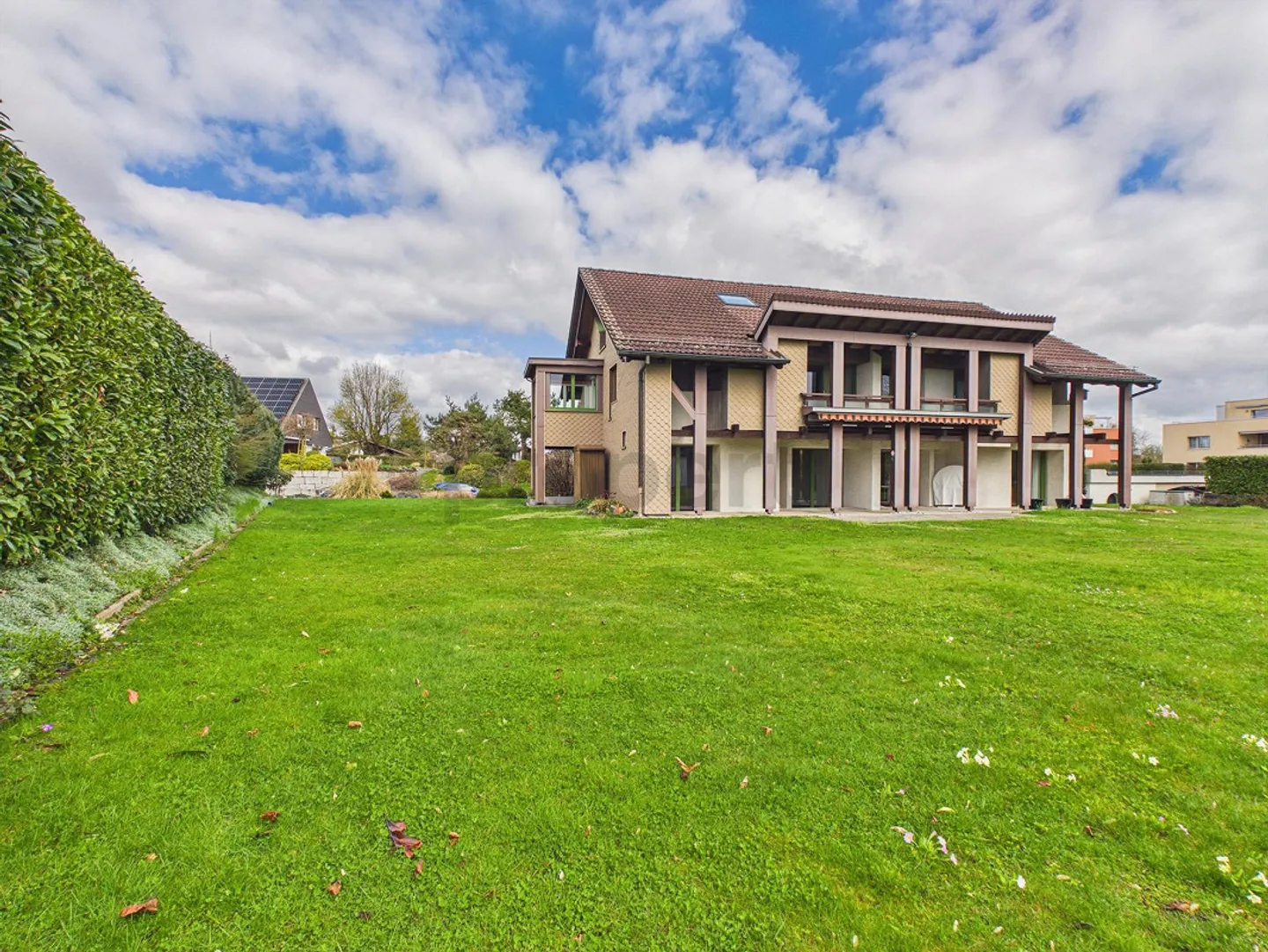 Bright 5.5-Room Duplex House with Balcony, Dietlikon - Photo 1 of 14