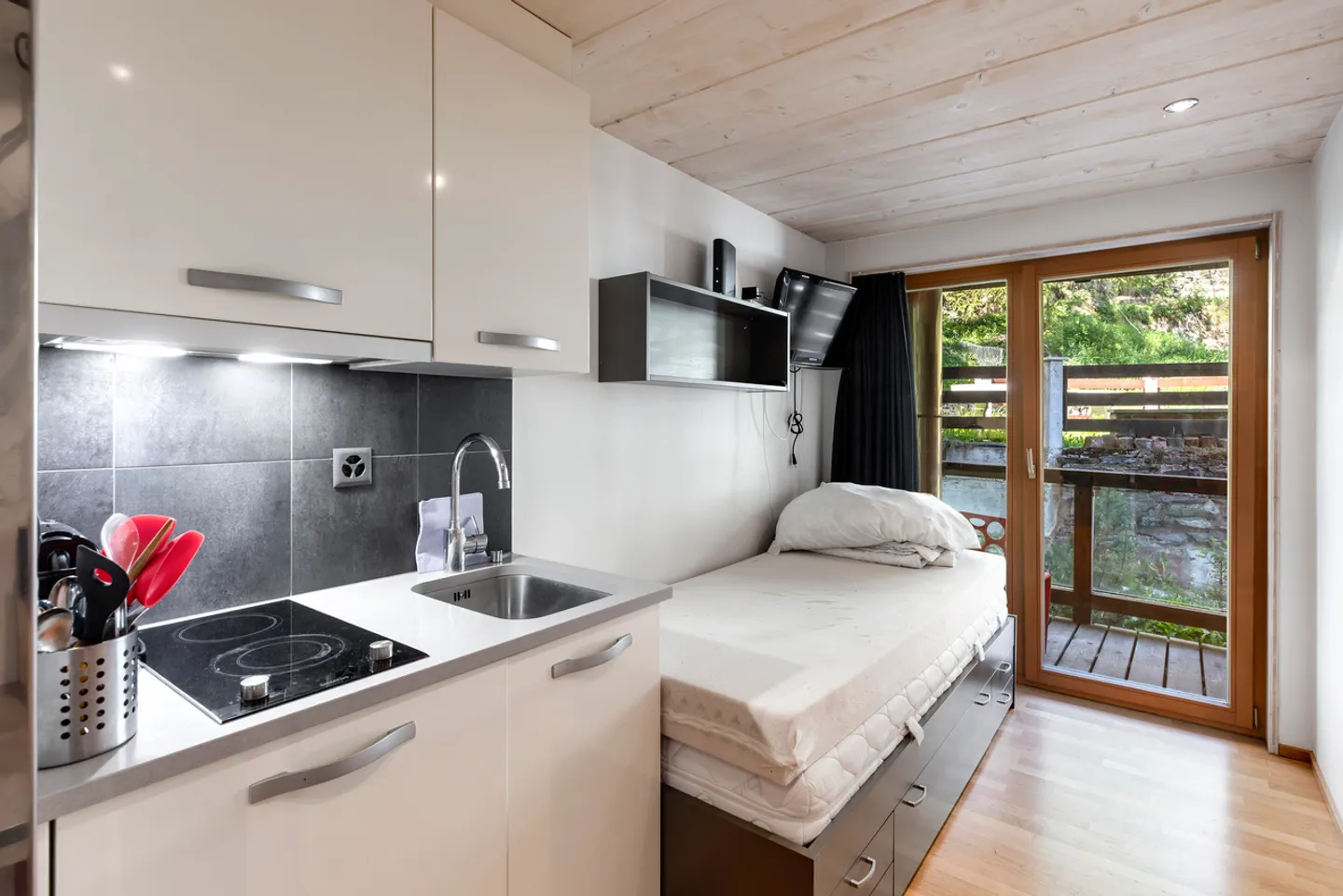 Immeuble résidentiel moderne de 6 étages avec 26 unités - Photo 5 sur 6