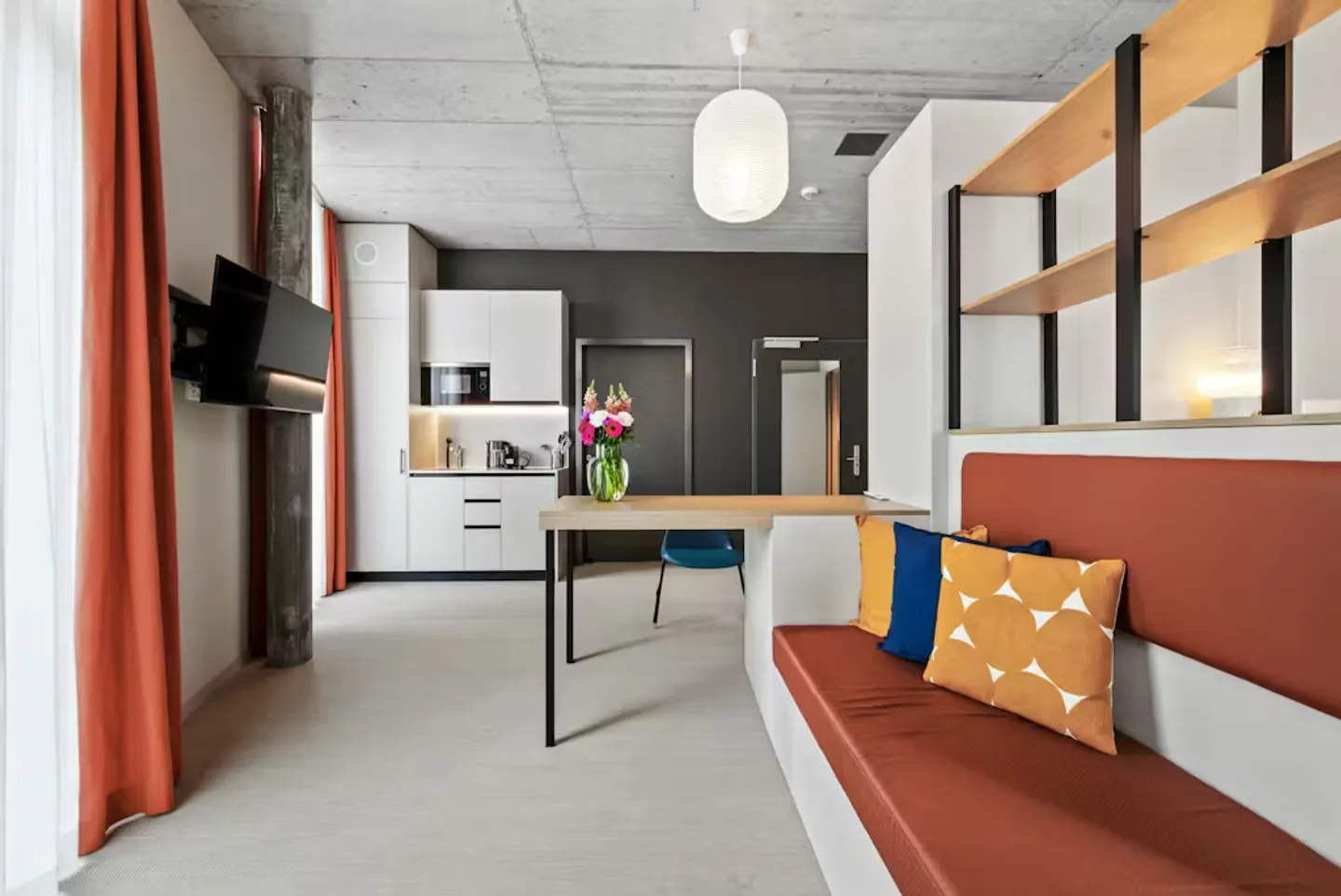 Charming Apartment in Cham - Photo 2 of 10