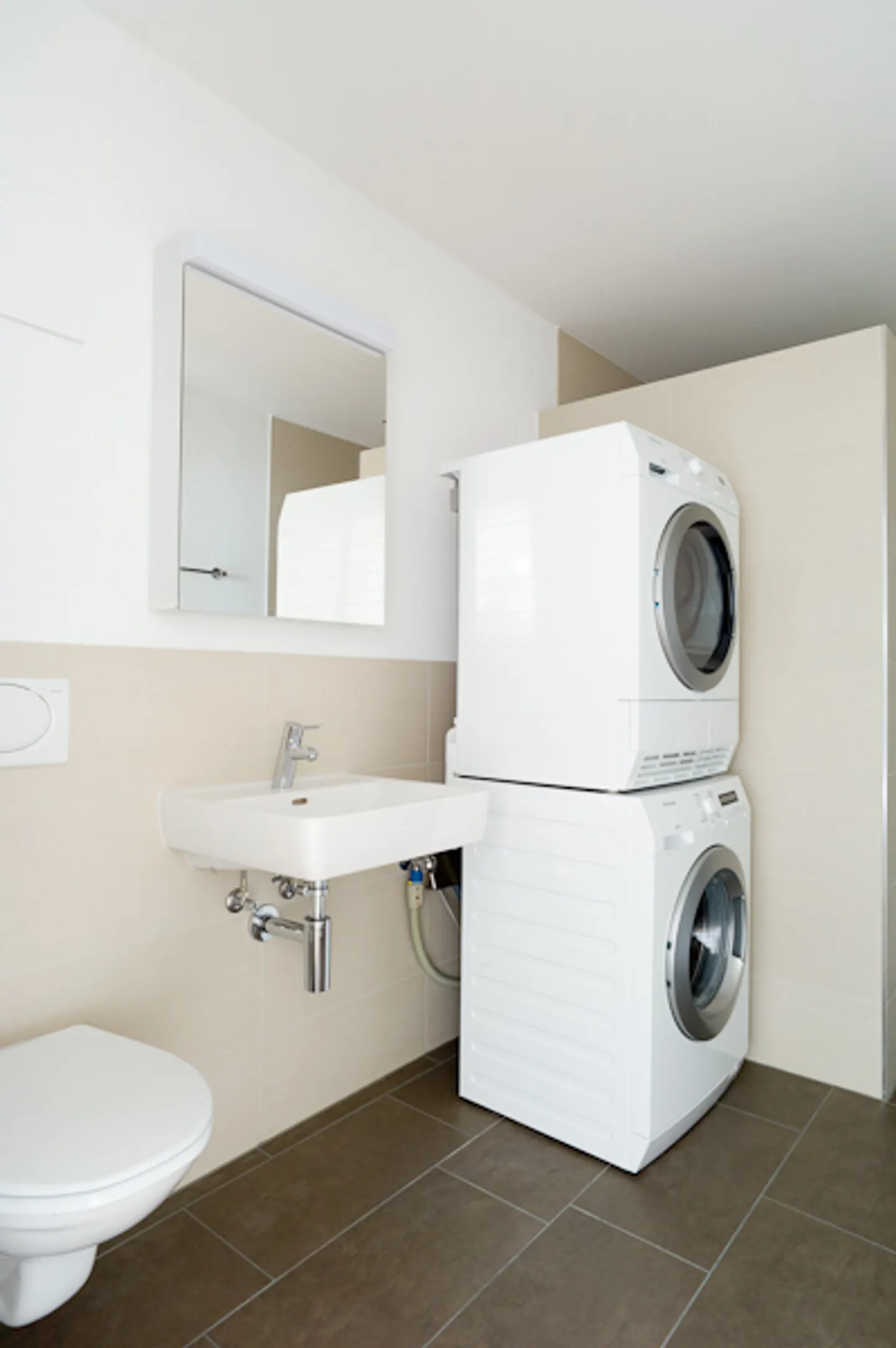 appartamento moderno in una buona posizione - Foto 3 di 7